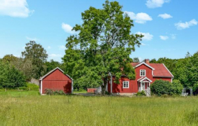Nice Apartment In Mantorp With Kitchen Mantorp